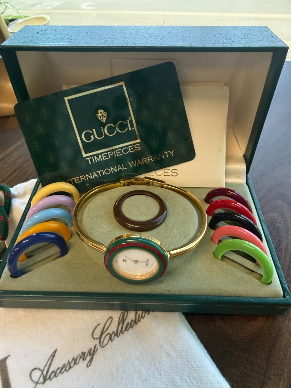 VINTAGE GUCCI 1100-L Change Bezel Gold-Plated Watch w 12 Bezels